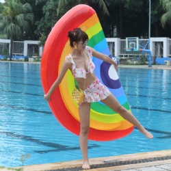 Outdoor inflatable rainbow floating row Plastic thickening inflatable toy PVC wading rainbow floating row suits for children adu